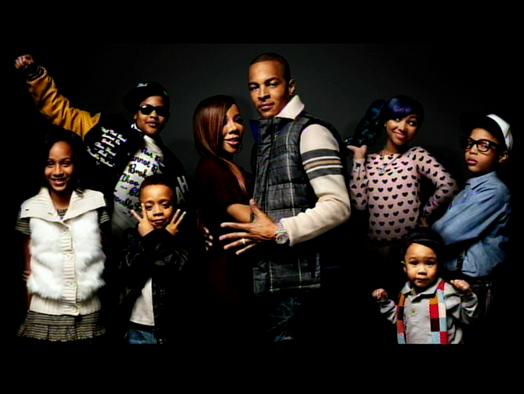 FamilyHustle1322521087