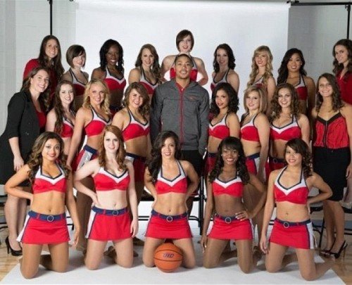 derrick-rose-cheerleaders.jpg