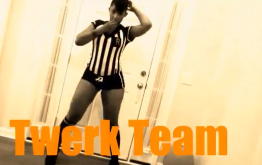 Twerk Team- #TwerkTeamThursday ((( #HalloweenEdition))) - YouTube 2012-11-02 02-34-42