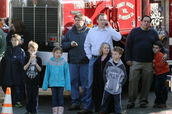 connecticut-school-shooting.jpeg10-580x386