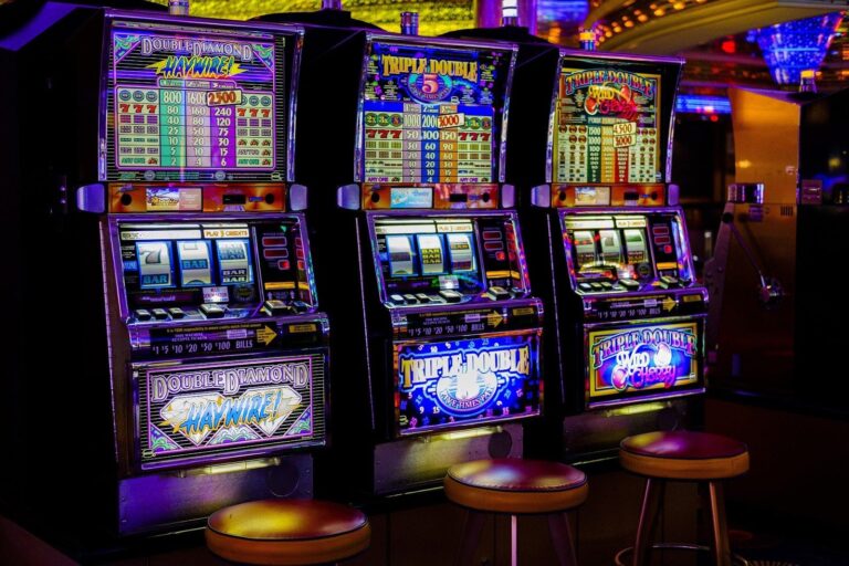 бесплатные вращения HOTLINE Casino 2022