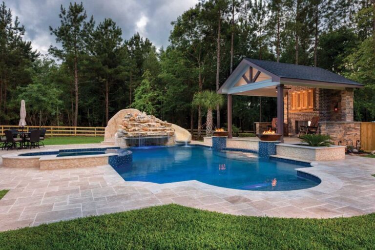 Fortunoff's Backyard Paradise: A Shopper's Haven
