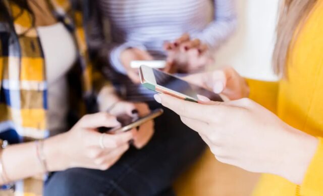 how to send lots of pictures in one email
